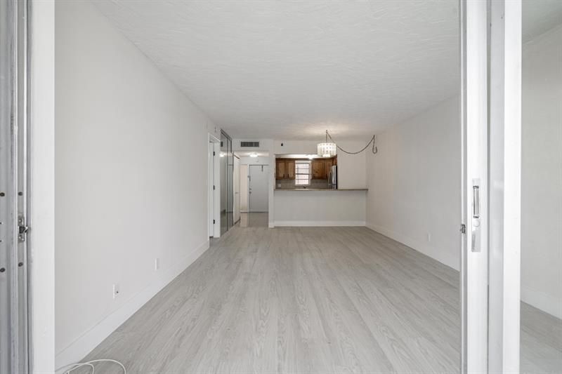 2551 Aragon Boulevard, Unit 406, Sunrise, FL 33322 Photo