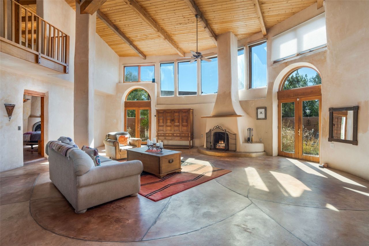 3698 Lugar De Padilla, Santa Fe, NM 87507 Main Photo