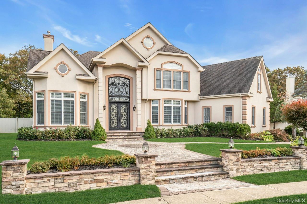 108 Fig Drive, Dix Hills, NY 11746 Main Photo