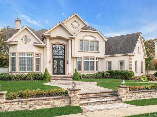 108 Fig Drive, Dix Hills, NY 11746