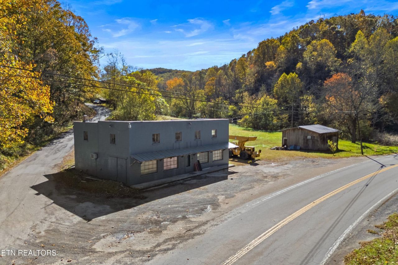 Highway 70 N Eidson, TN 37731