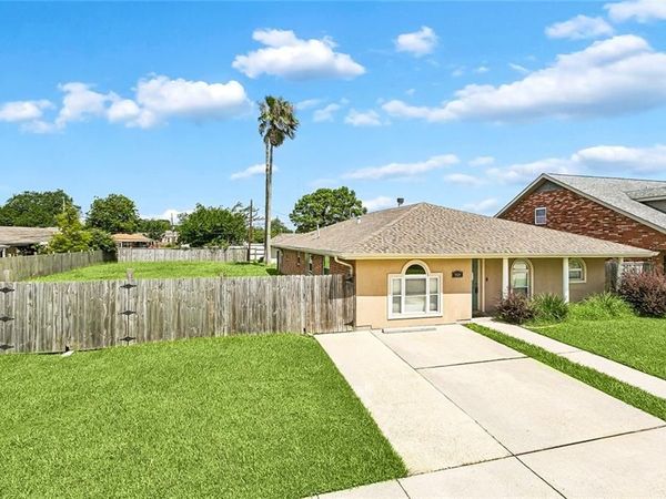 3024 CORINNE Drive, Chalmette, LA 70043