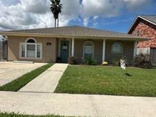 3024 CORINNE Drive, Chalmette, LA 70043