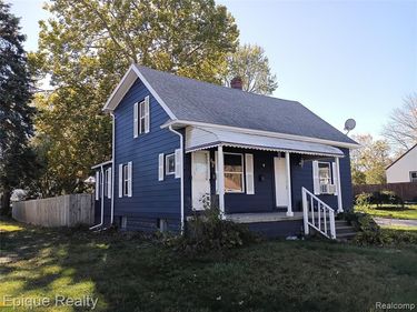 949 Boston Avenue, Waterford Twp, MI 48328