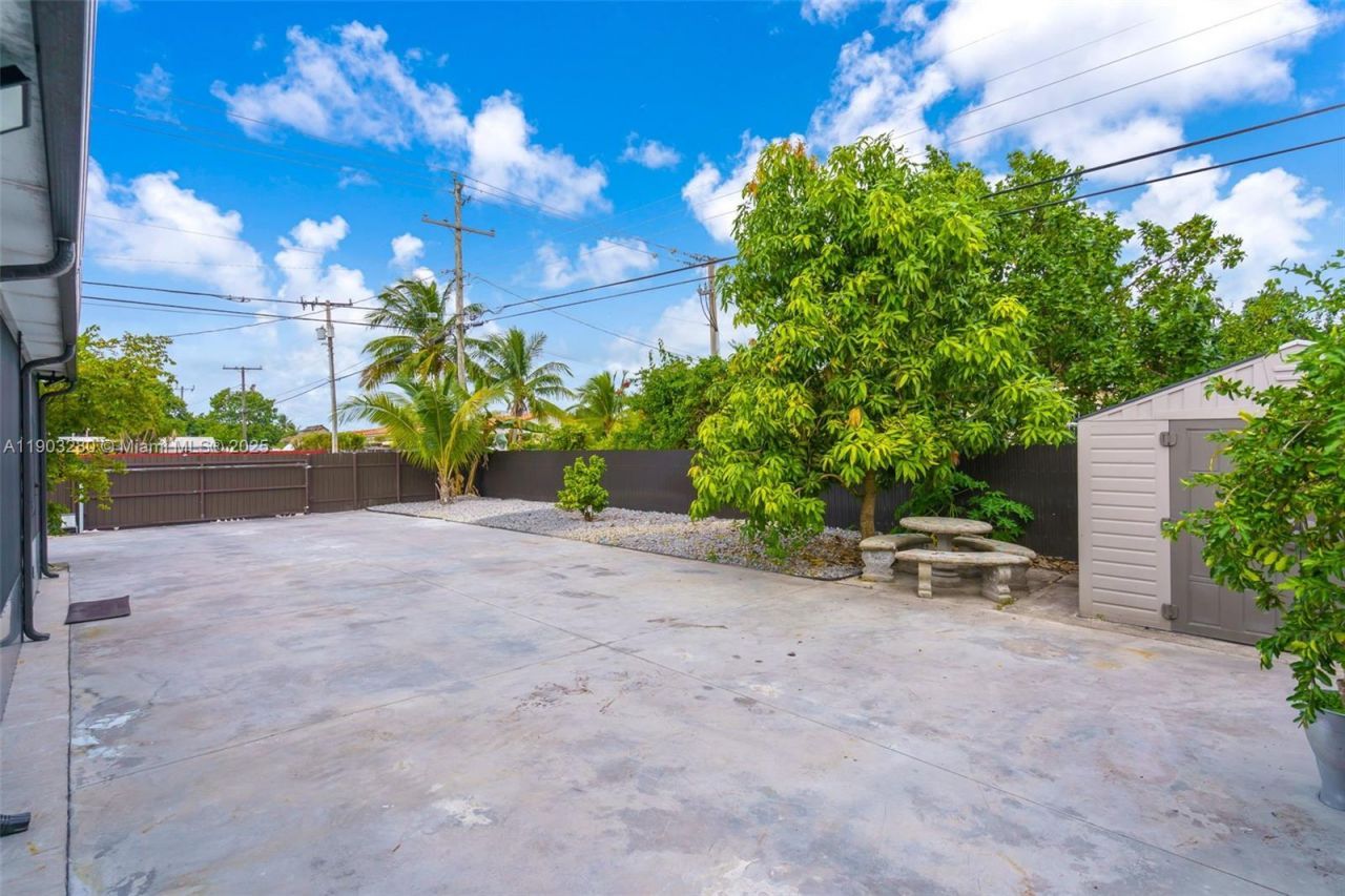 175 W 56th St, Hialeah, FL 33012 Photo