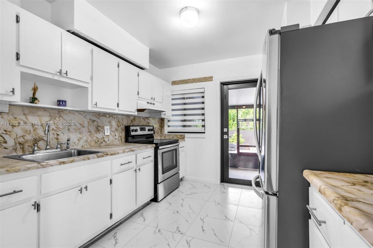 175 W 56th St, Hialeah, FL 33012 Photo