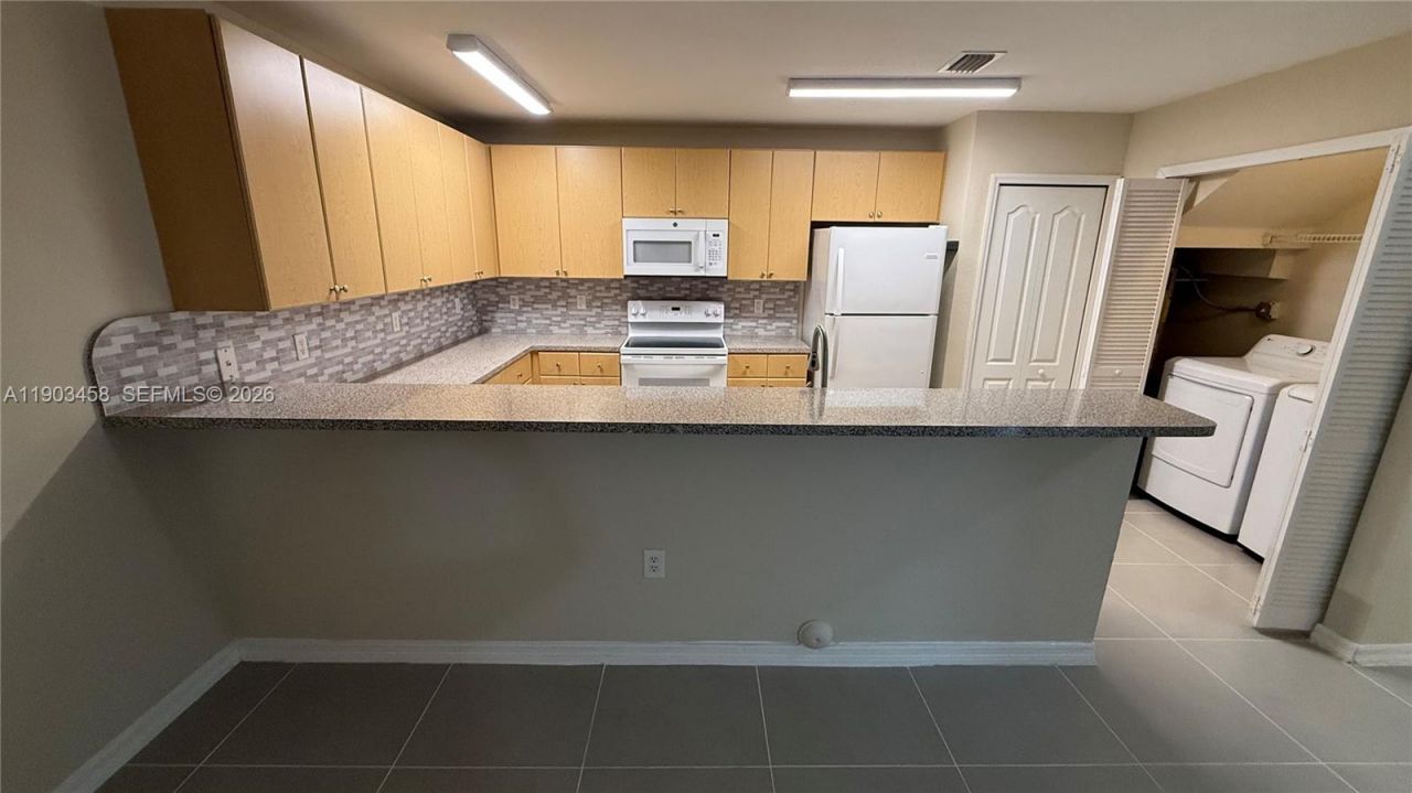 22821 SW 88th Pl, Unit 5-20, Cutler Bay, FL 33190 Photo