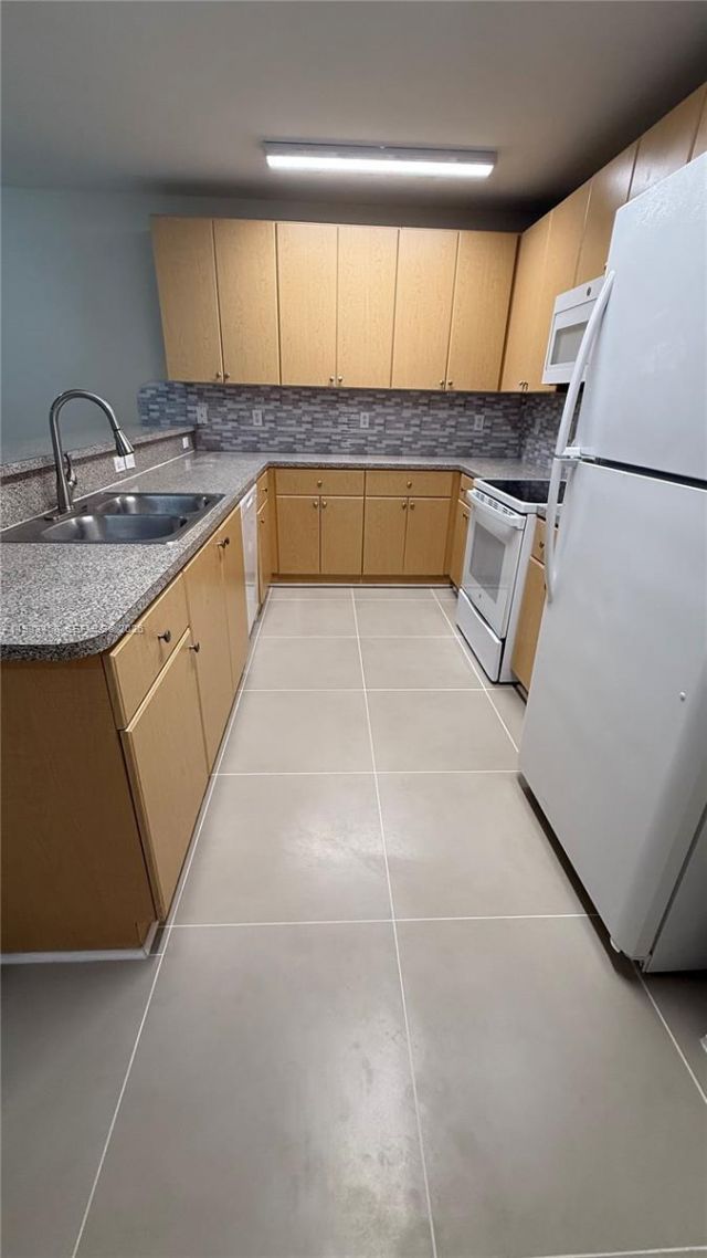 22821 SW 88th Pl, Unit 5-20, Cutler Bay, FL 33190 Photo