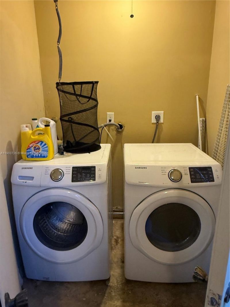 3121 NW 47th Ter, Unit 412, Lauderdale Lakes, FL 33319 Photo