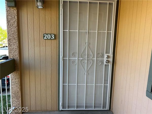 5166 S Jones Boulevard, Unit 203, Las Vegas, NV 89118