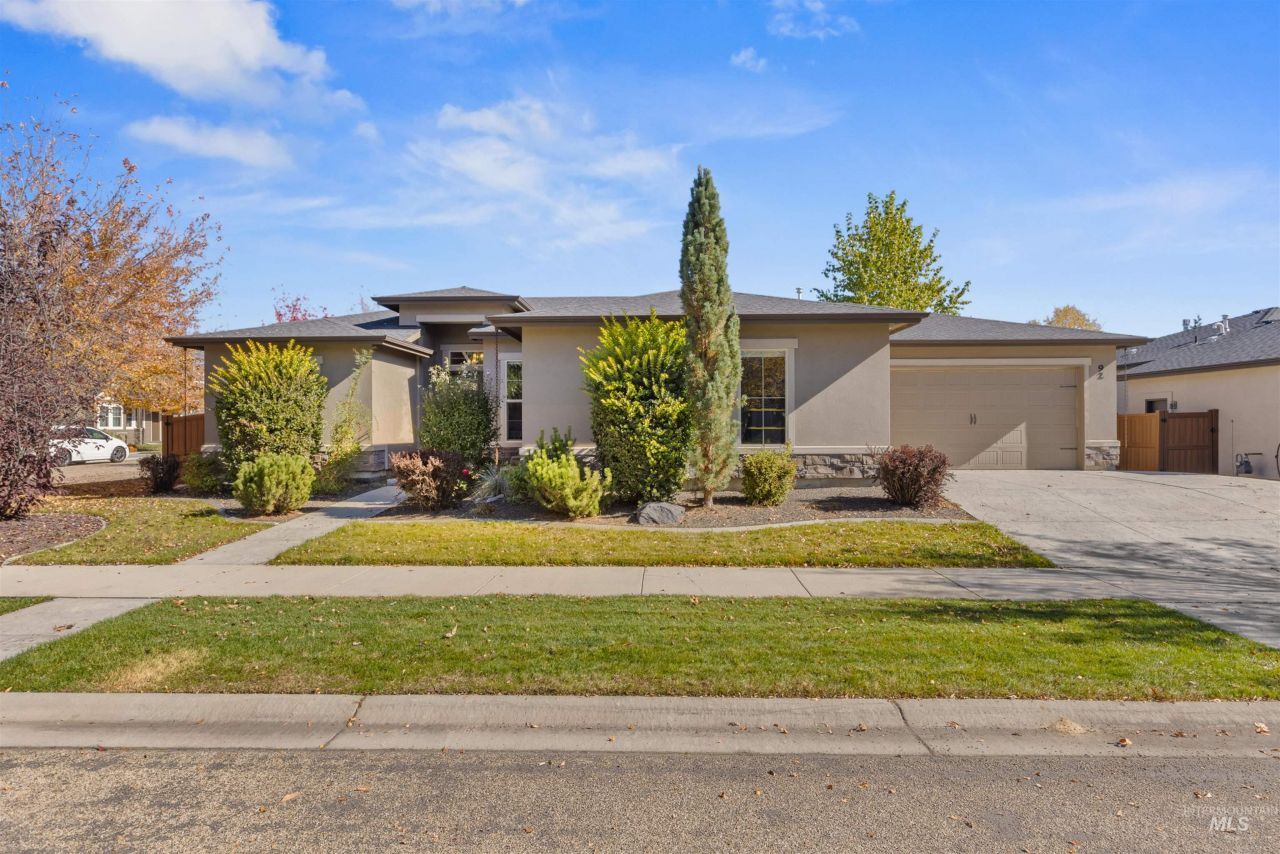 92 S Vandries Ave, Eagle, ID 83616 Main Photo