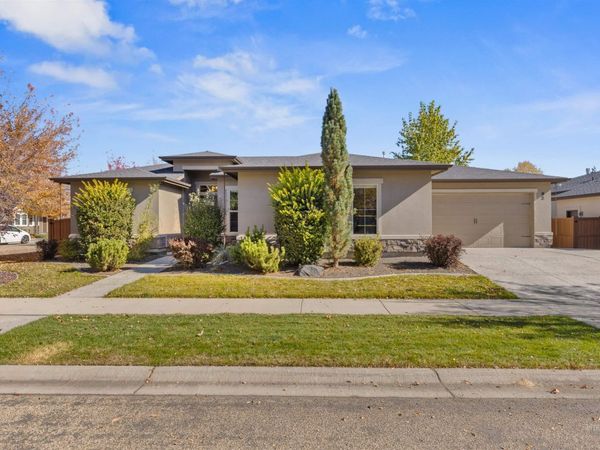 92 S Vandries Ave, Eagle, ID 83616