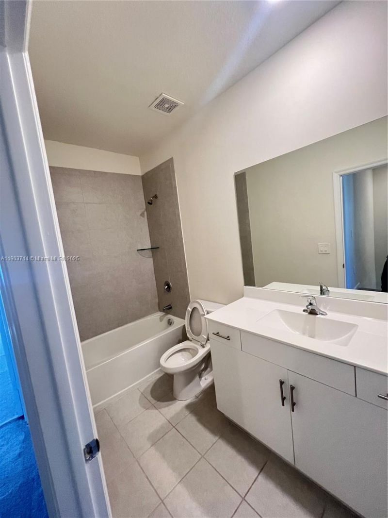 3304 W 114th Ter, Hialeah, FL 33018 Photo