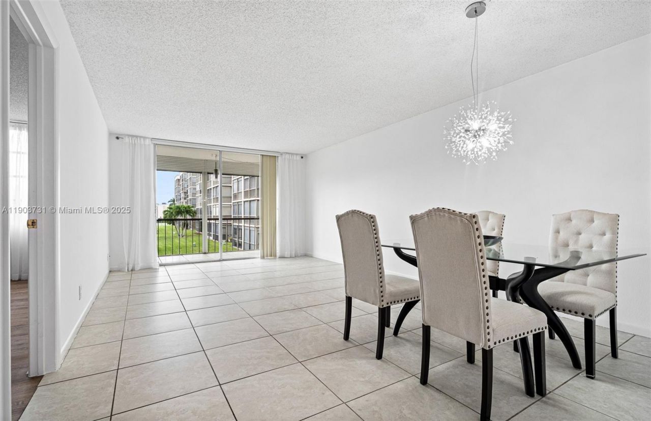 8900 Washington Blvd, Unit 205, Pembroke Pines, FL 33025 Photo