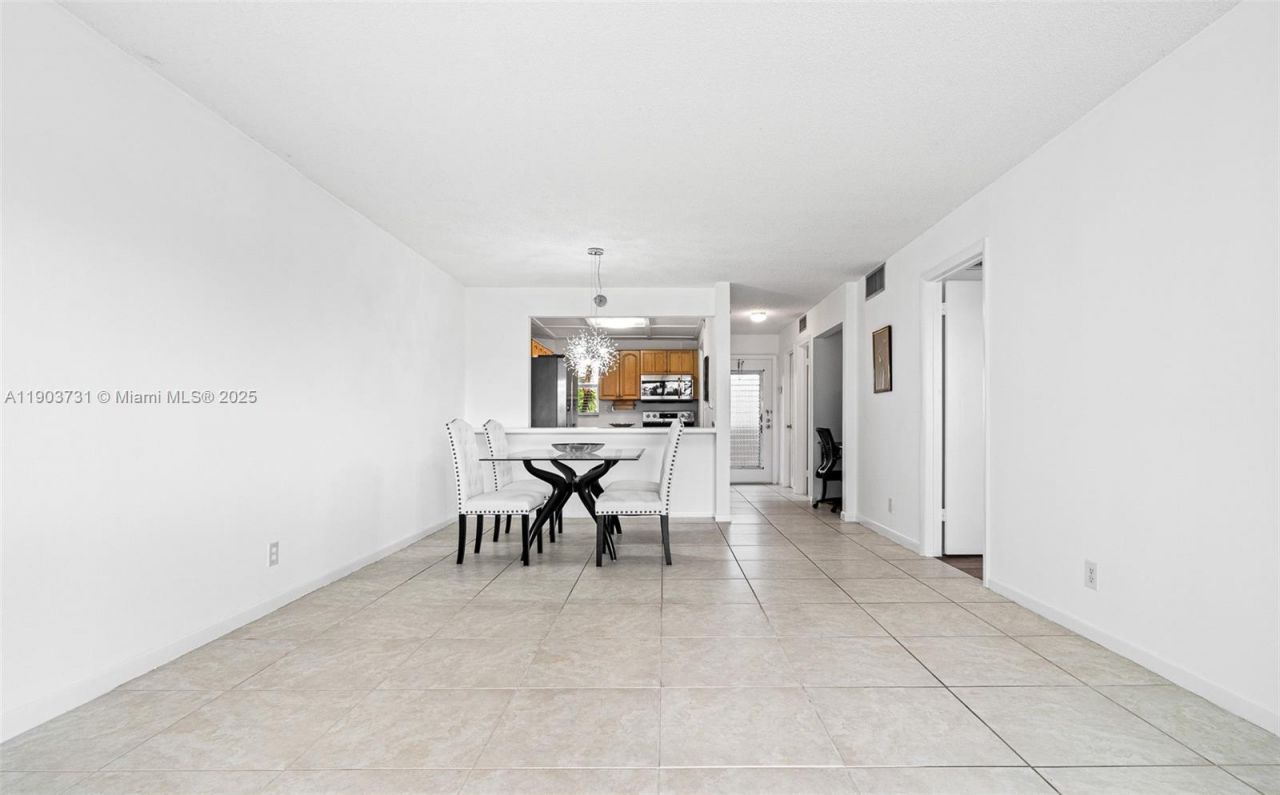 8900 Washington Blvd, Unit 205, Pembroke Pines, FL 33025 Photo