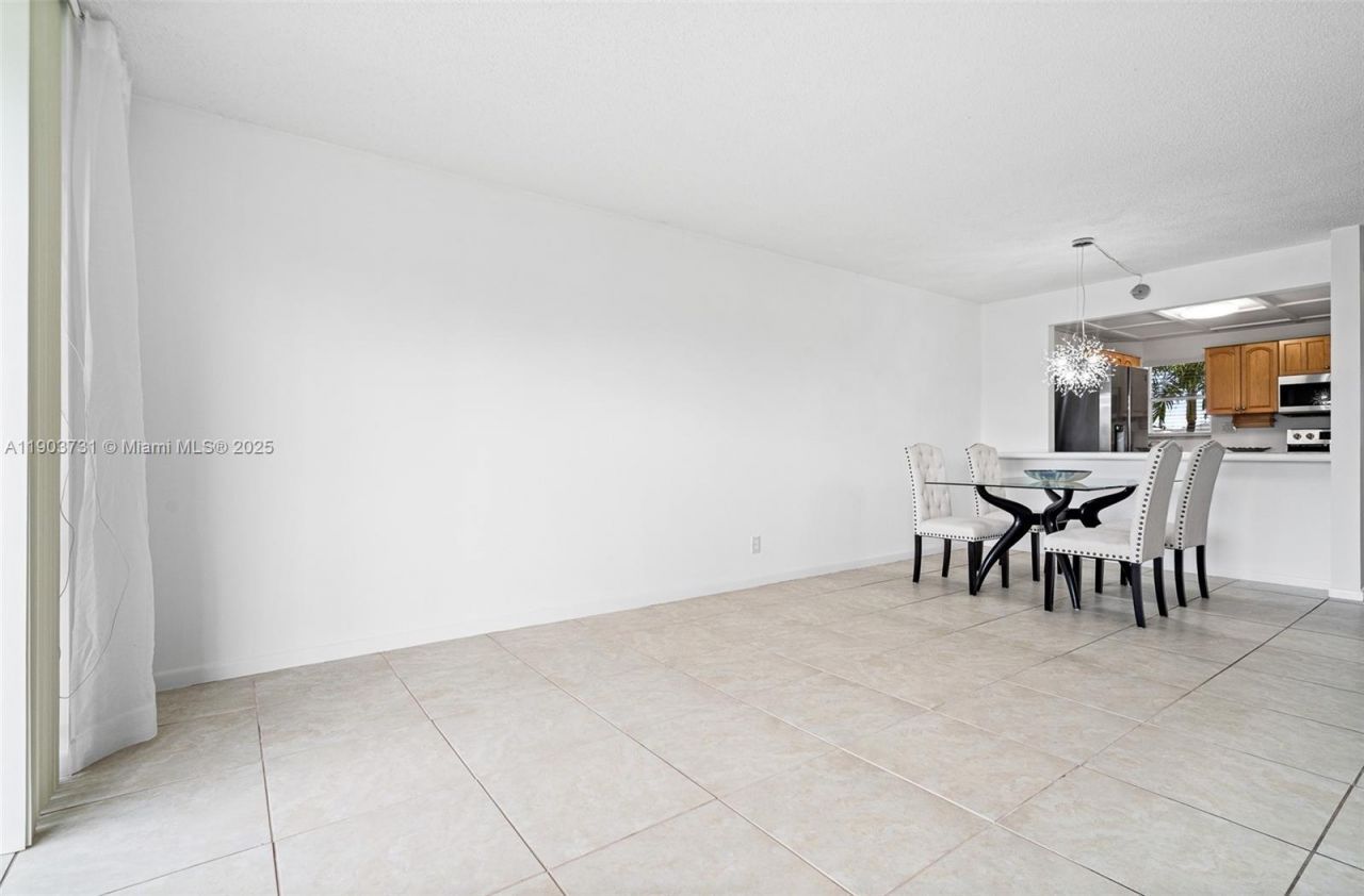 8900 Washington Blvd, Unit 205, Pembroke Pines, FL 33025 Photo