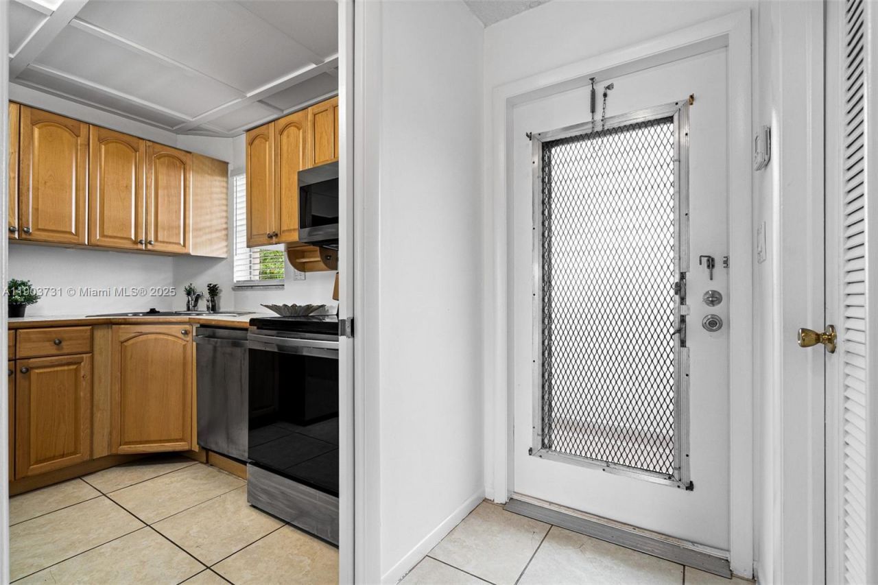 8900 Washington Blvd, Unit 205, Pembroke Pines, FL 33025 Photo