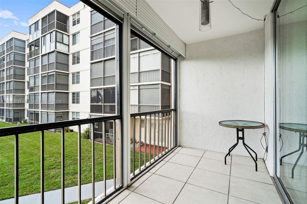 8900 Washington Blvd, Unit 205, Pembroke Pines, FL 33025 Photo