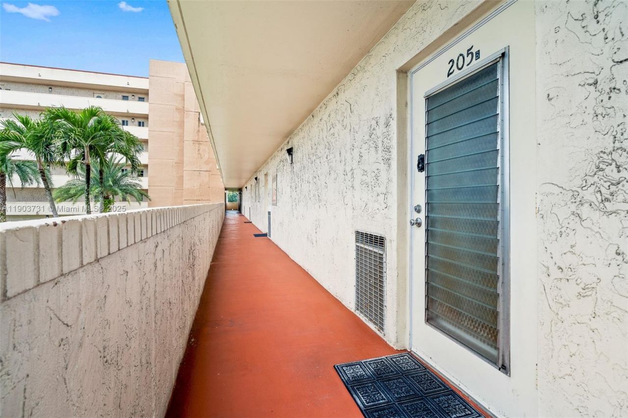 8900 Washington Blvd, Unit 205, Pembroke Pines, FL 33025 Photo
