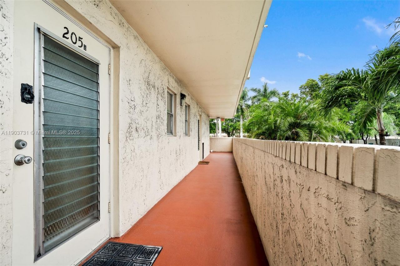8900 Washington Blvd, Unit 205, Pembroke Pines, FL 33025 Photo