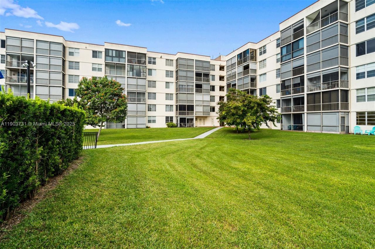 8900 Washington Blvd, Unit 205, Pembroke Pines, FL 33025 Photo