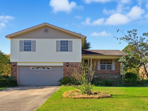 110 Cornwall Court, Jacksonville, AR 72076