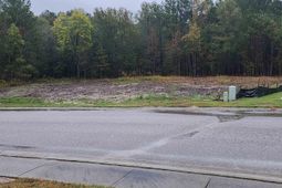 365 Garvey Circle photo 4