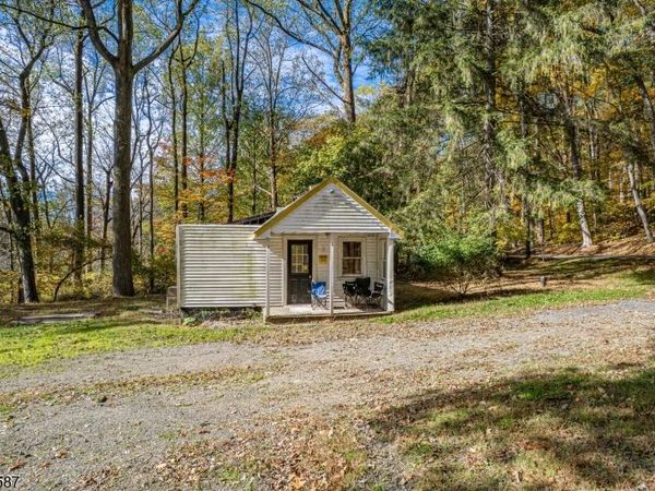 716 Sweet Hollow Road, Alexandria, NJ 08804