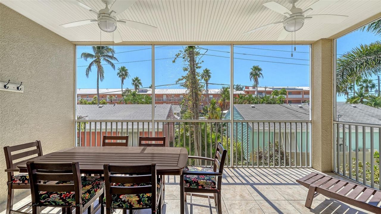 221 17th Street N, Bradenton Beach, FL 34217 Photo
