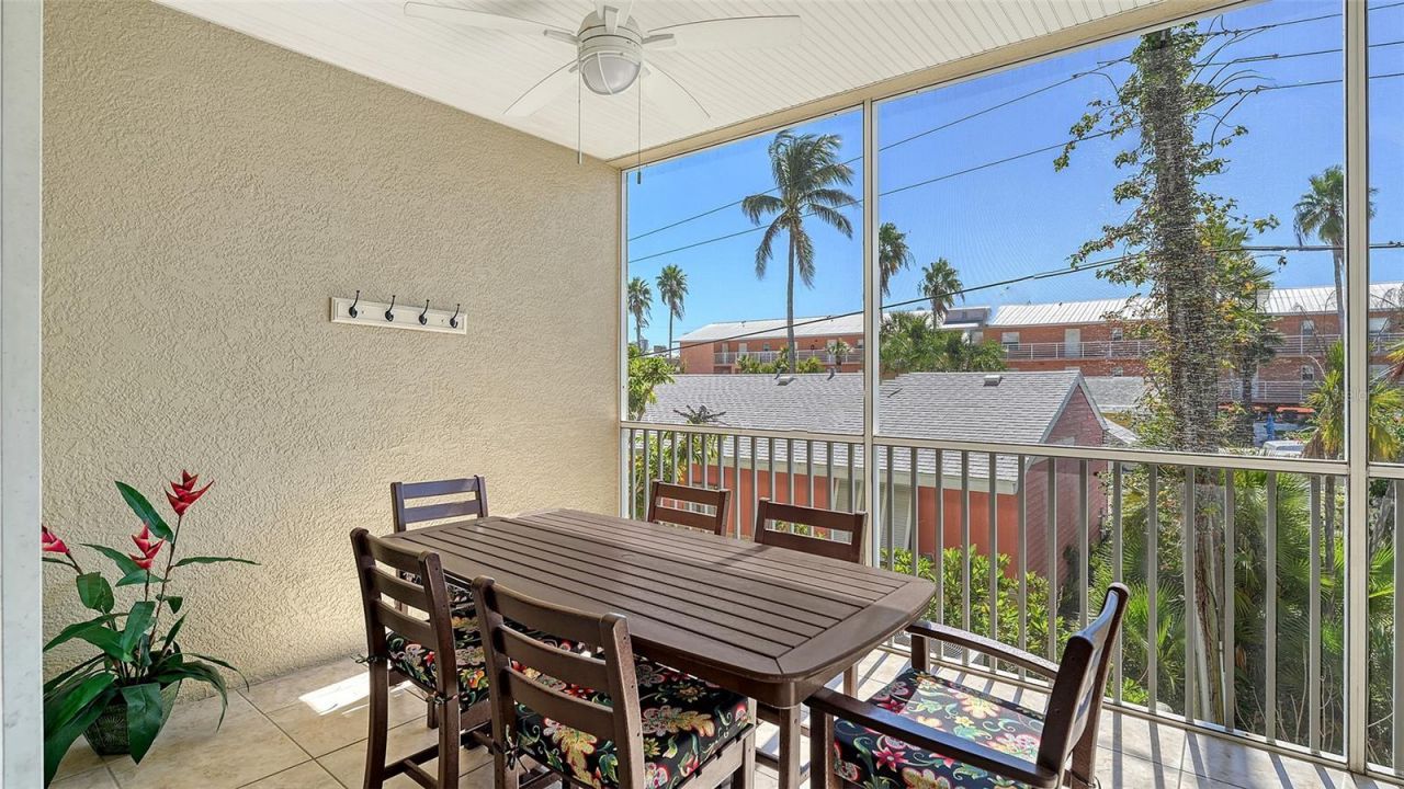 221 17th Street N, Bradenton Beach, FL 34217 Photo