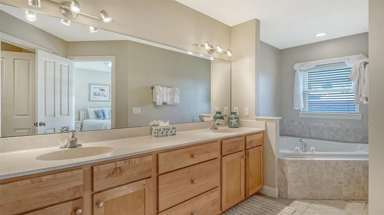 221 17th Street N, Bradenton Beach, FL 34217 Photo