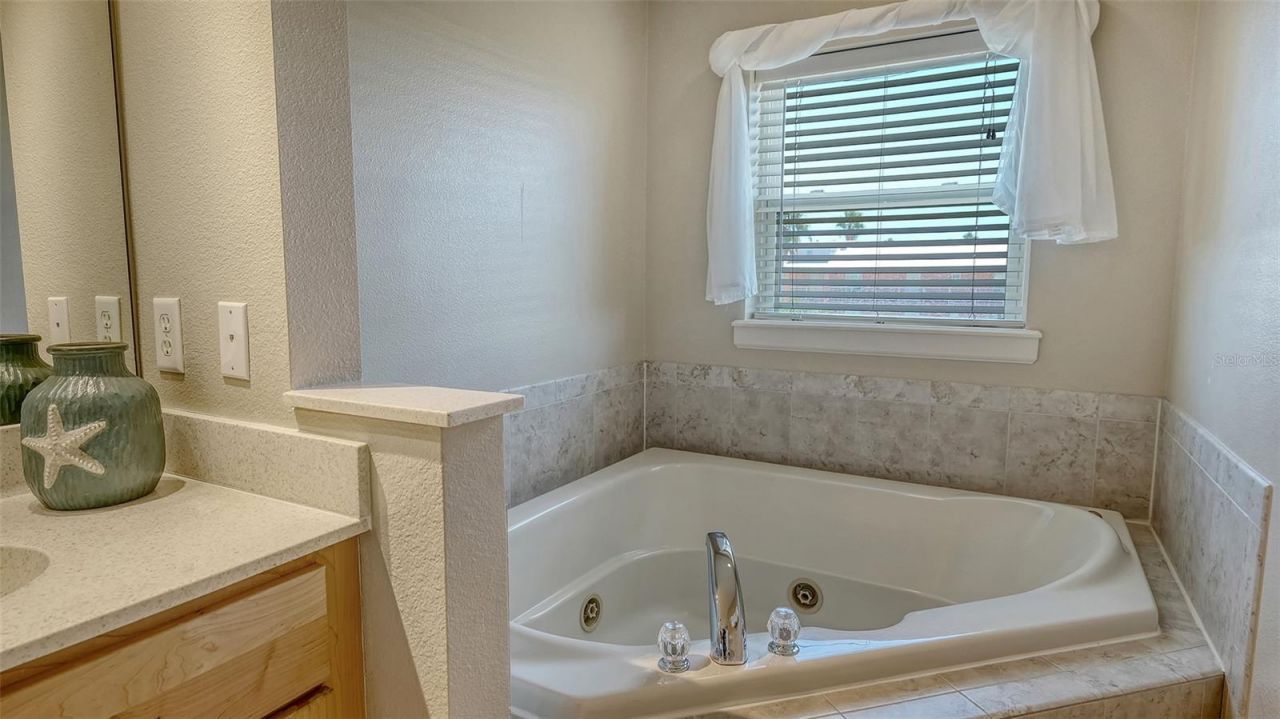 221 17th Street N, Bradenton Beach, FL 34217 Photo