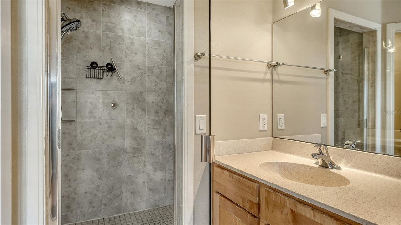 221 17th Street N, Bradenton Beach, FL 34217 Photo