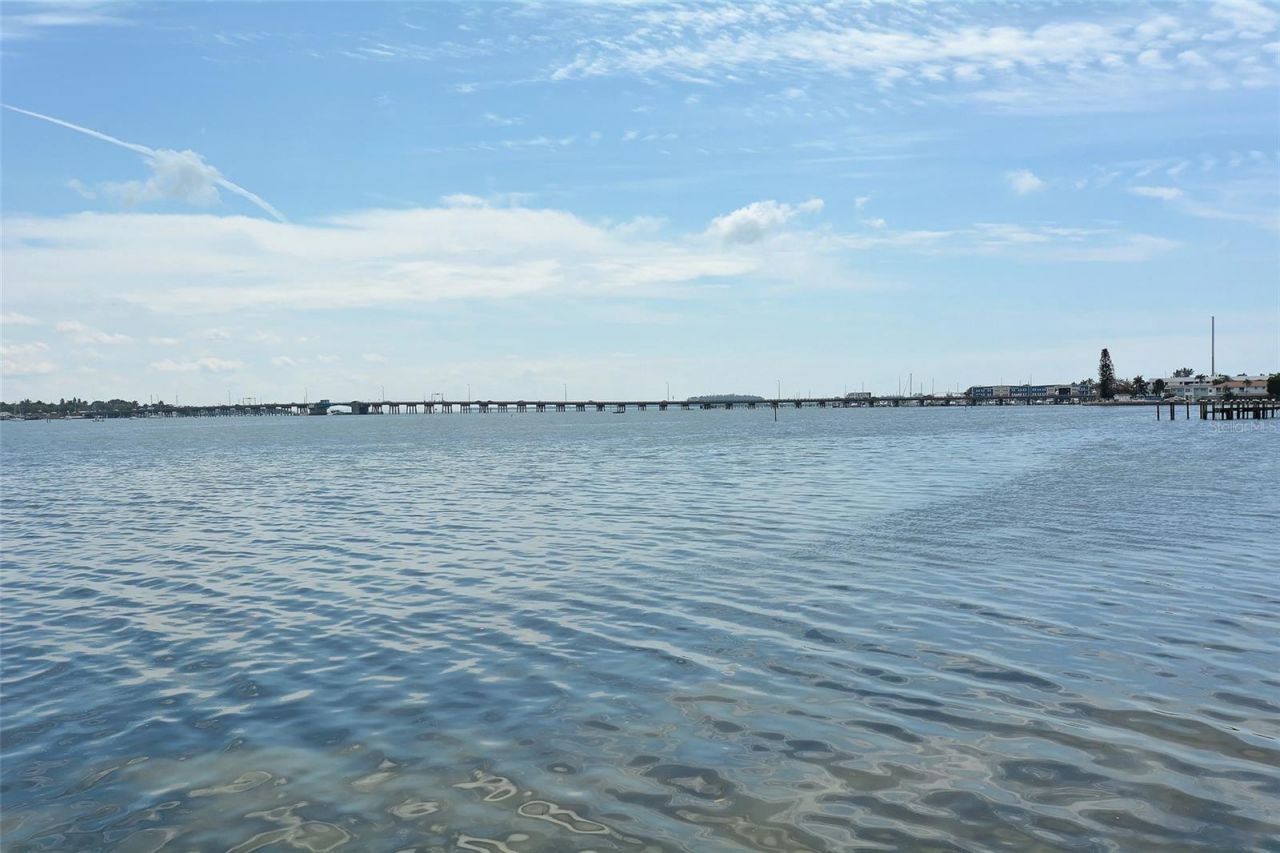 221 17th Street N, Bradenton Beach, FL 34217 Photo