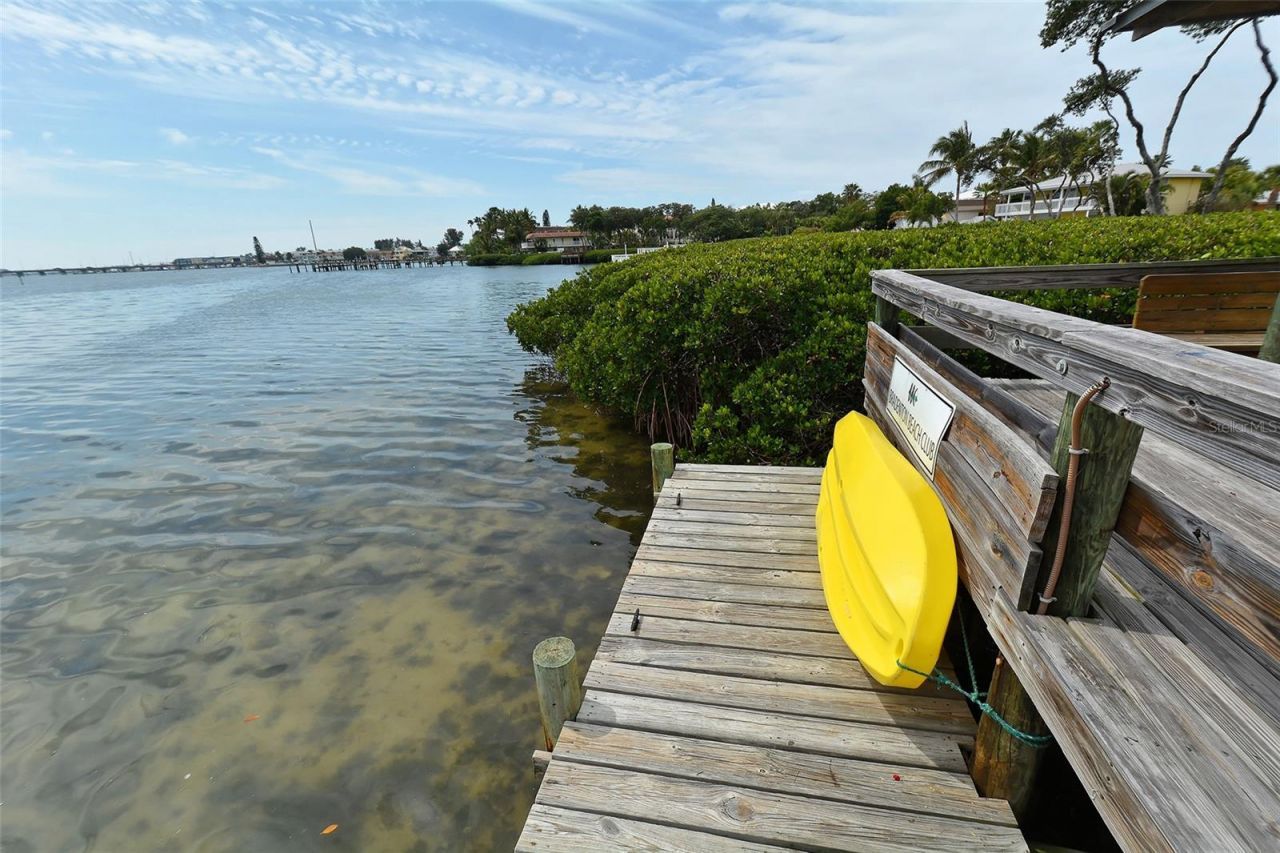 221 17th Street N, Bradenton Beach, FL 34217 Photo