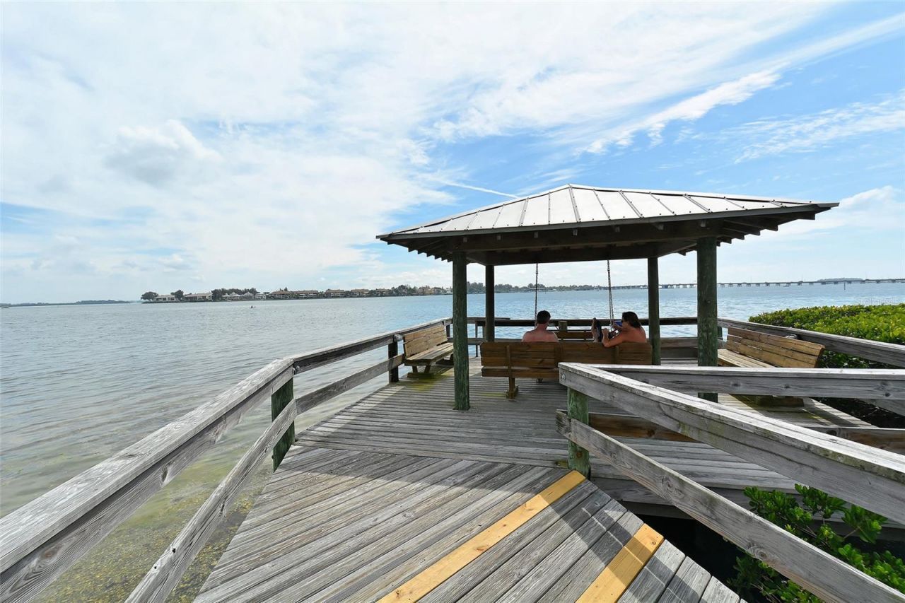 221 17th Street N, Bradenton Beach, FL 34217 Photo