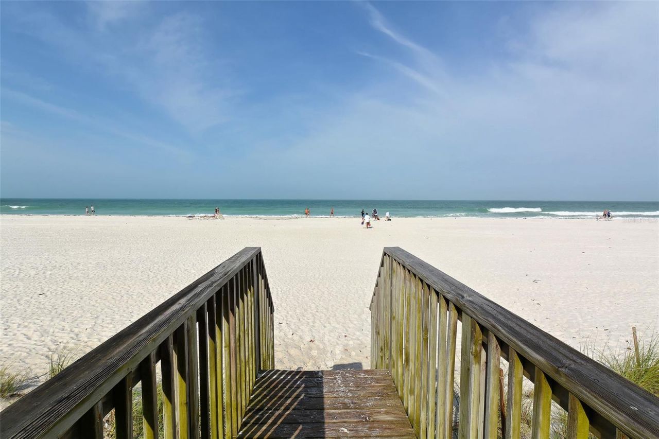 221 17th Street N, Bradenton Beach, FL 34217 Photo