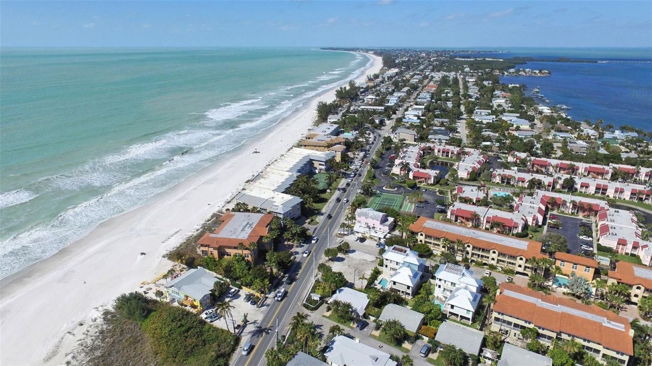 221 17th Street N, Bradenton Beach, FL 34217 Photo