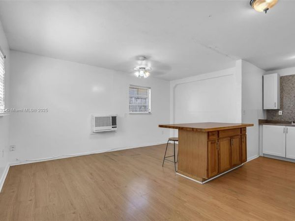 2809 SW 23rd Ter, Unit 2807, Miami, FL 33145