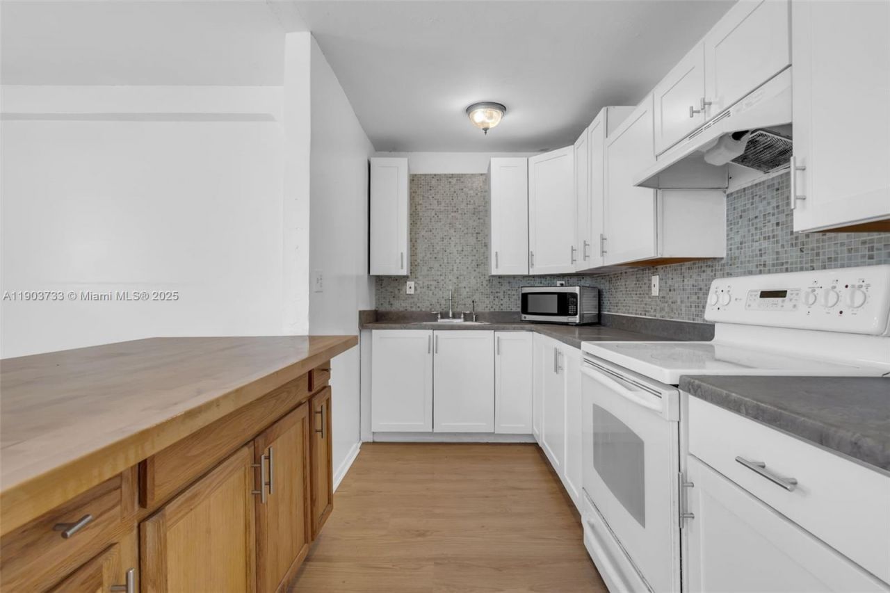 2809 SW 23rd Ter, Unit 2807, Miami, FL 33145 Photo