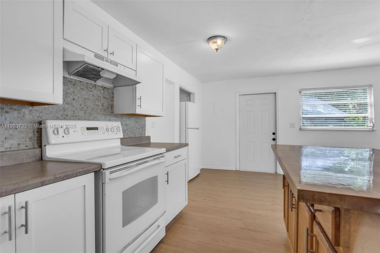 2809 SW 23rd Ter, Unit 2807, Miami, FL 33145 Photo