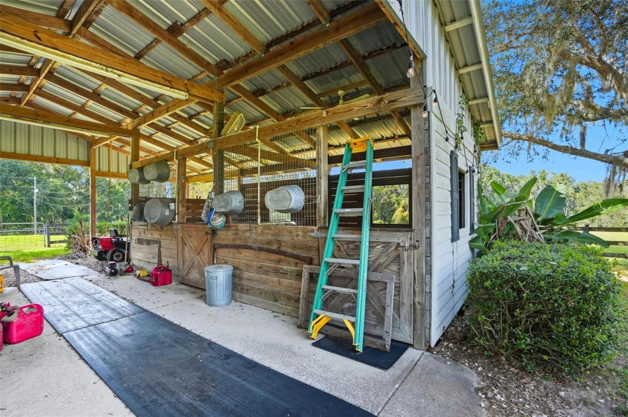 23337 Lake Lindsey Road, Brooksville, FL 34601 Photo