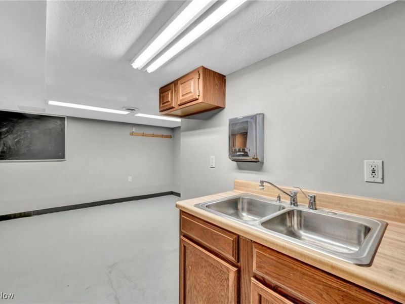 524 Cleveland Street, Elyria, OH 44035 Photo 19