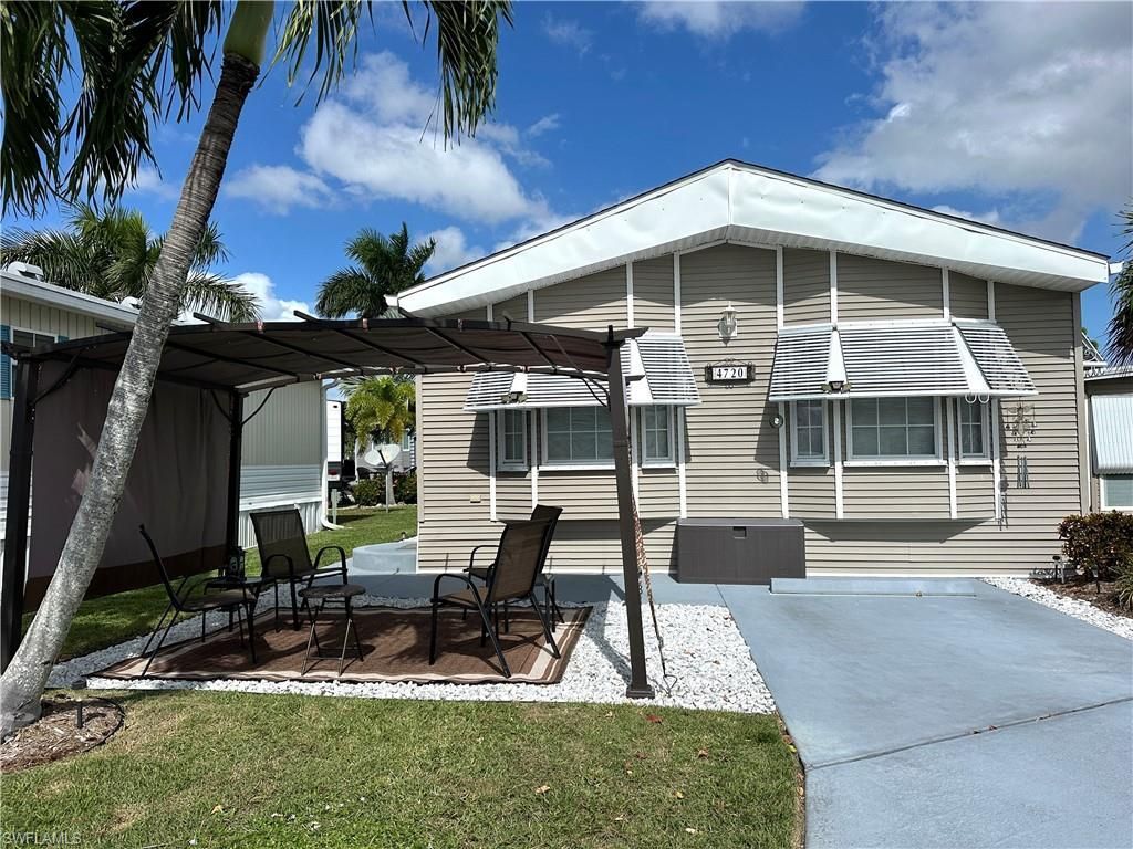 4720 Candlestick Ct W, Estero, FL 33928 Photo