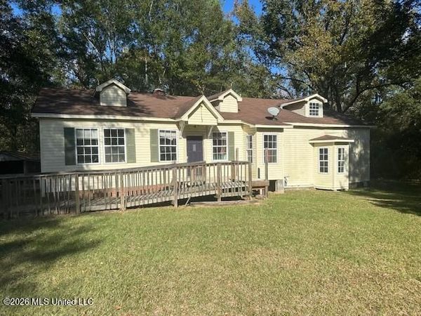 136 Plummer Circle, Jackson, MS 39212