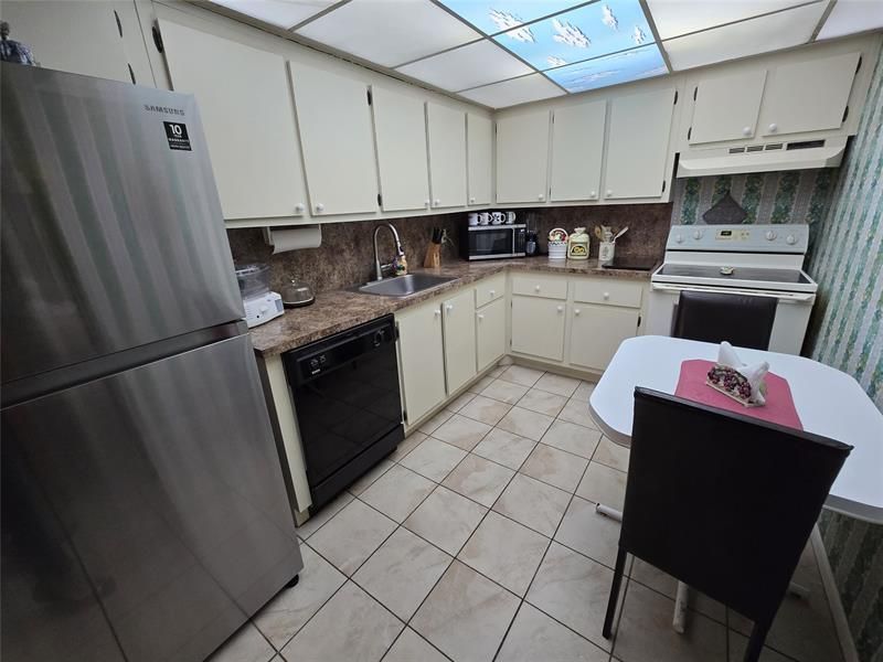 6195 Rock Island Road, Unit 215, Tamarac, FL 33319 Photo