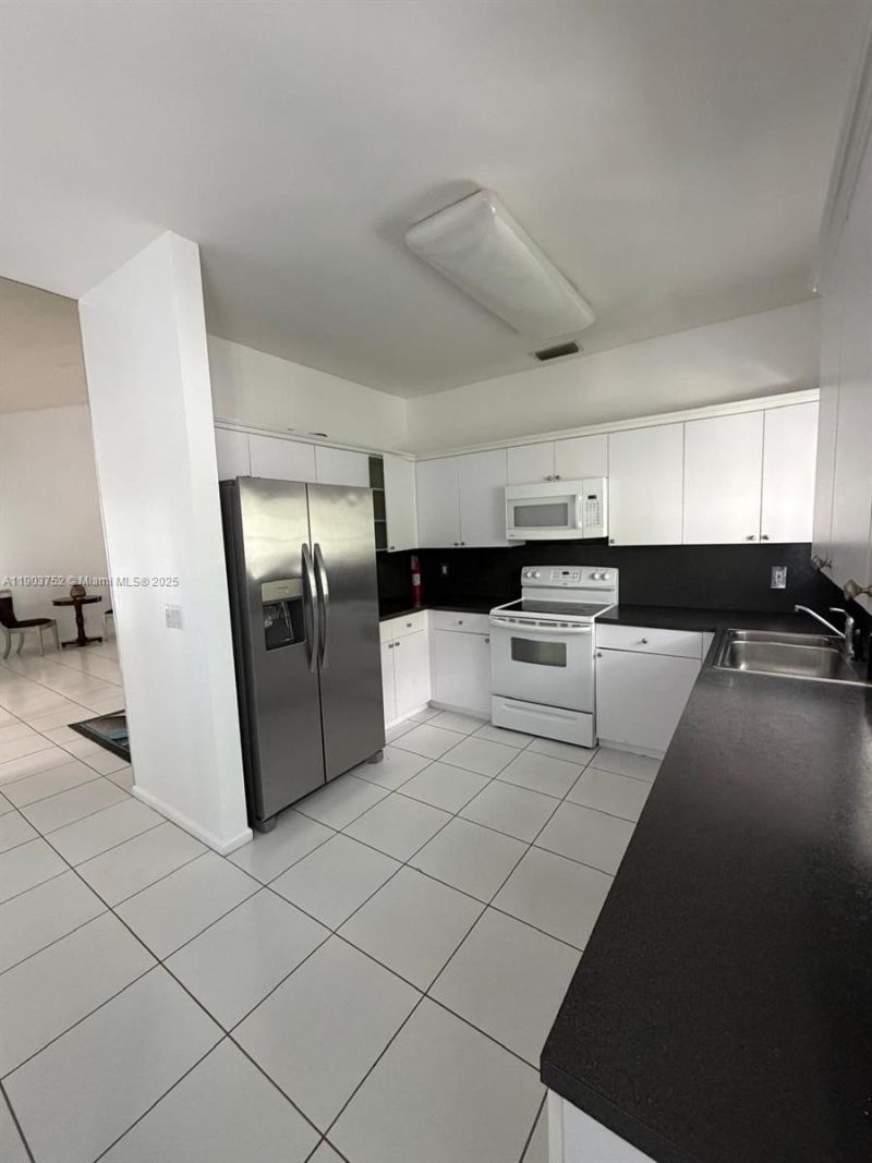11690 Briarwood Cir, Unit 4, Boynton Beach, FL 33437 Photo