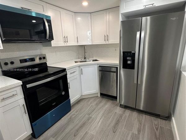 7705 SW 86th St, Unit B-315, Miami, FL 33143