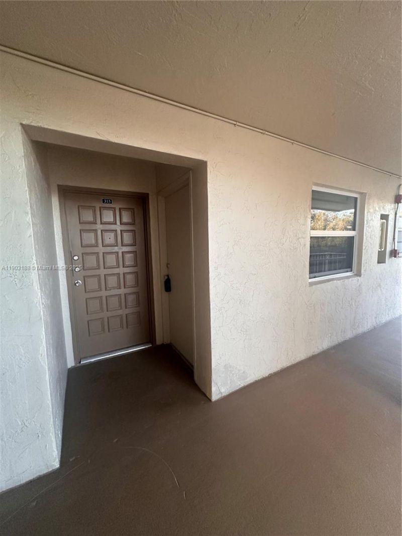 7705 SW 86th St, Unit B-315, Miami, FL 33143 Photo
