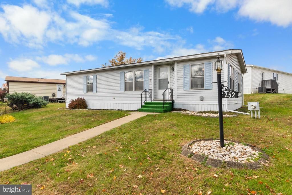 252 Fawn Valley Court, North Wales, PA 19454 Main Photo